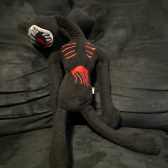 Siren Head Plush - Picture 1 of 3